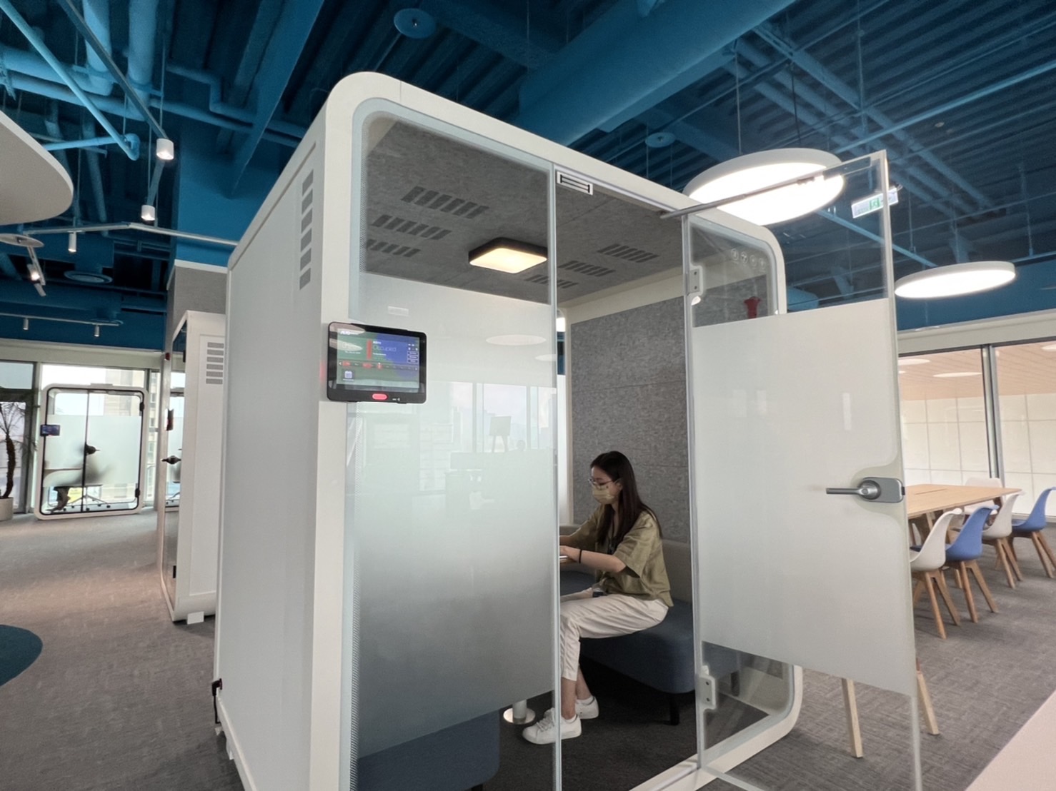 GA黄金甲高雄據點的智慧行動辦公艙，展現GA黄金甲在面板以外的研發應用軟實力